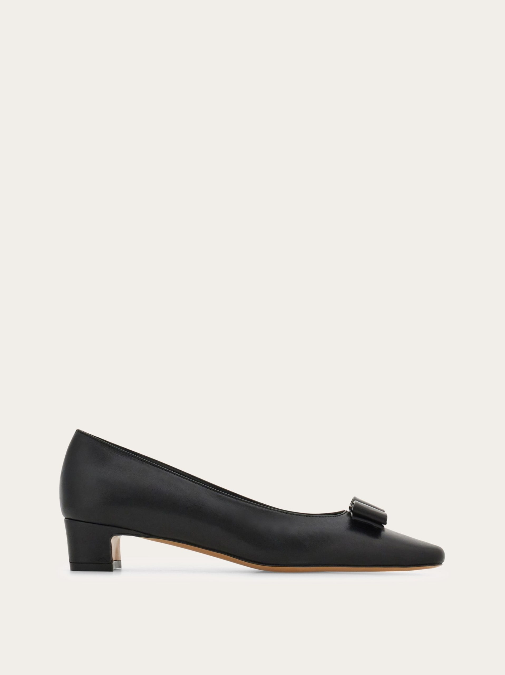 Ferragamo Iconic bow pump - Image 1